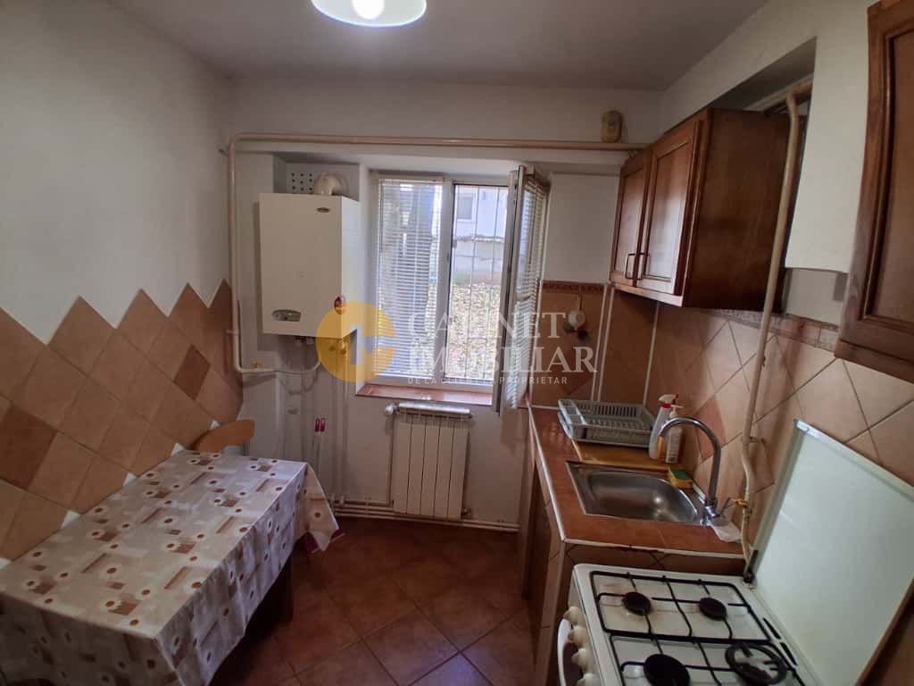 Apartament 2 camere, semidecomandat, zona Tatarasi Iasi - Poză 4
