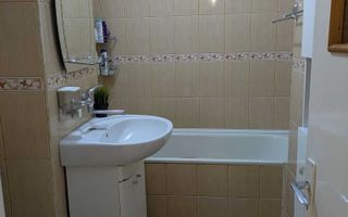 Vând apartament 3 camere – ideal pentru locuință sau cabinet medical – - Poză 5