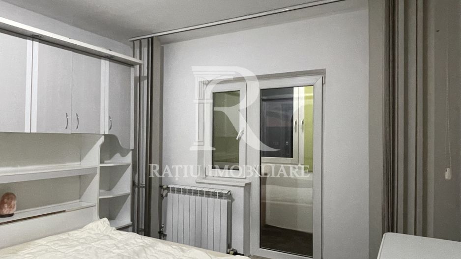 Apartament cu 3 camere | Zona Rogerius | Oradea - Poză 11