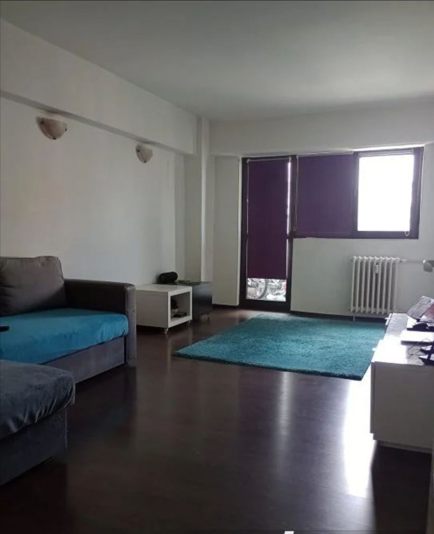 4camere decomandat ,3balcoane , stradal - Poză 1
