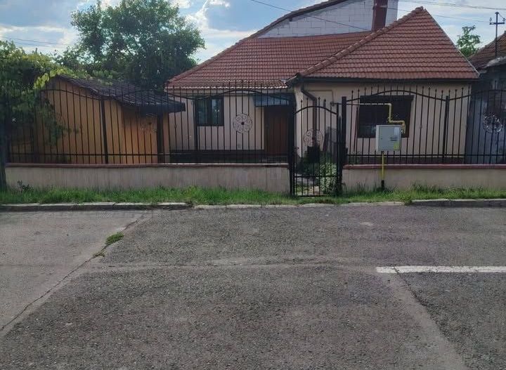 Casă 2 camere Str. Danton - Poză 2