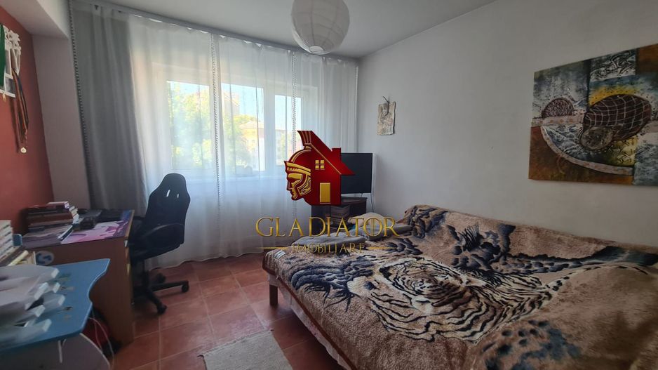 Apartament 2 camere – Tătărași, Ateneu – Etaj 2/4 – Renovat, poziție e - Poză 5