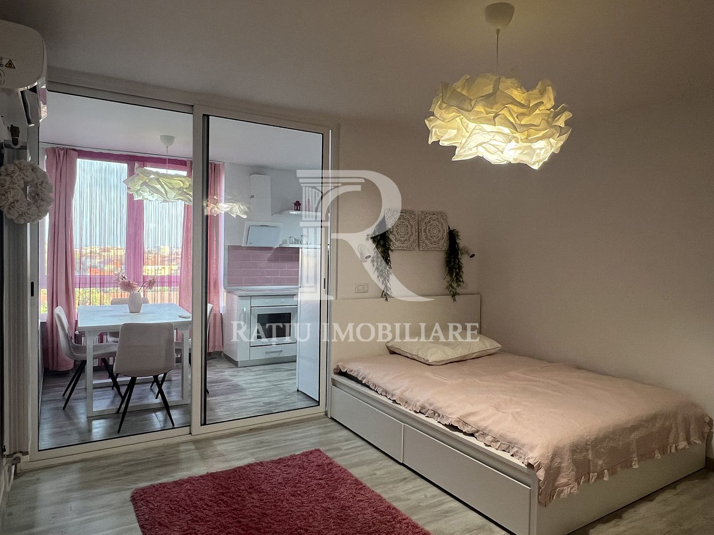 Apartament tip Studio | Vedere Panoramica | Ascensor | Rogerius | Oradea - Poză 1