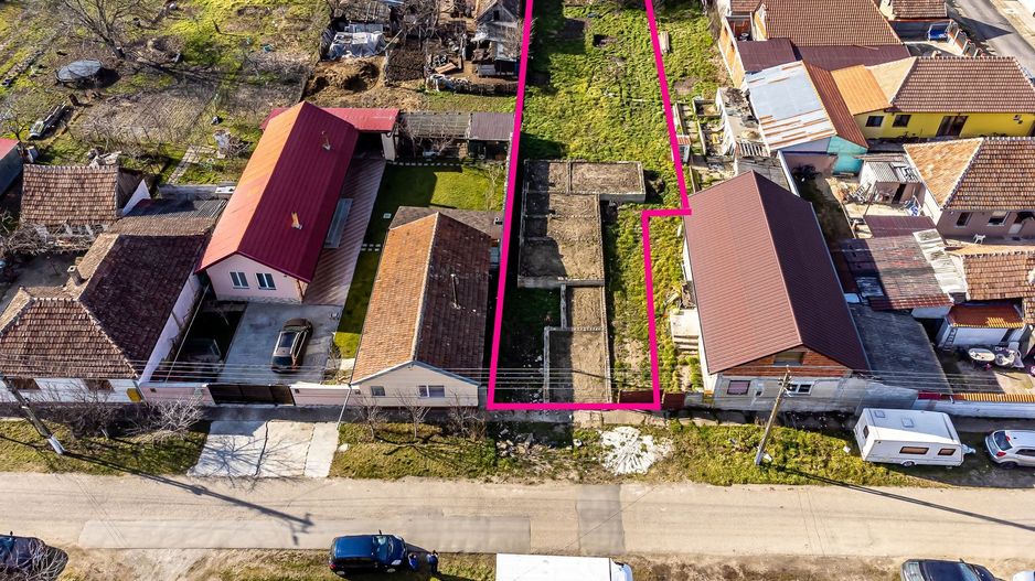 Teren intravilan cu proiect și fundație casă - Poză 1