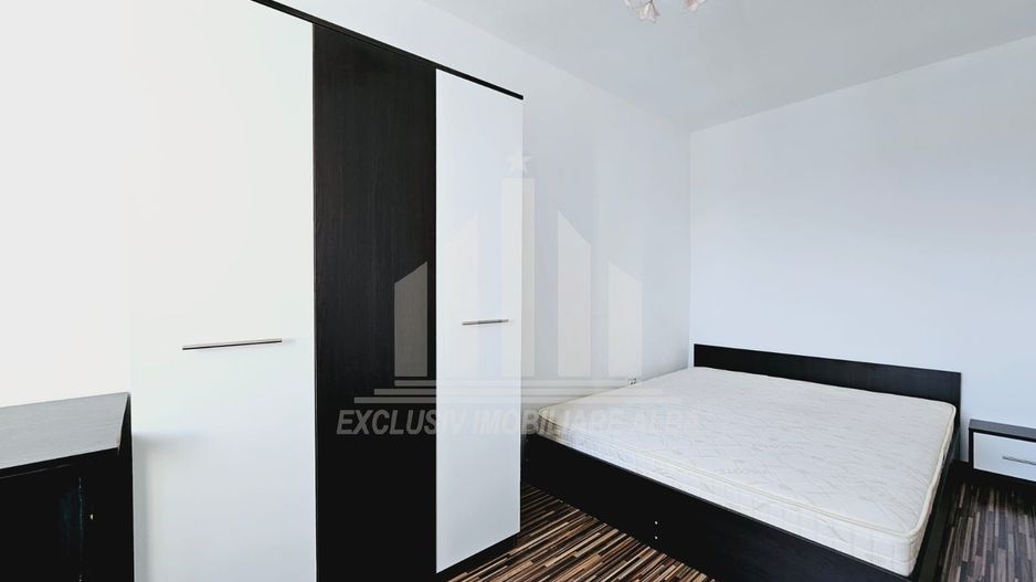 Apartament cu 4 camere de vanzare, Cetate - Poză 8