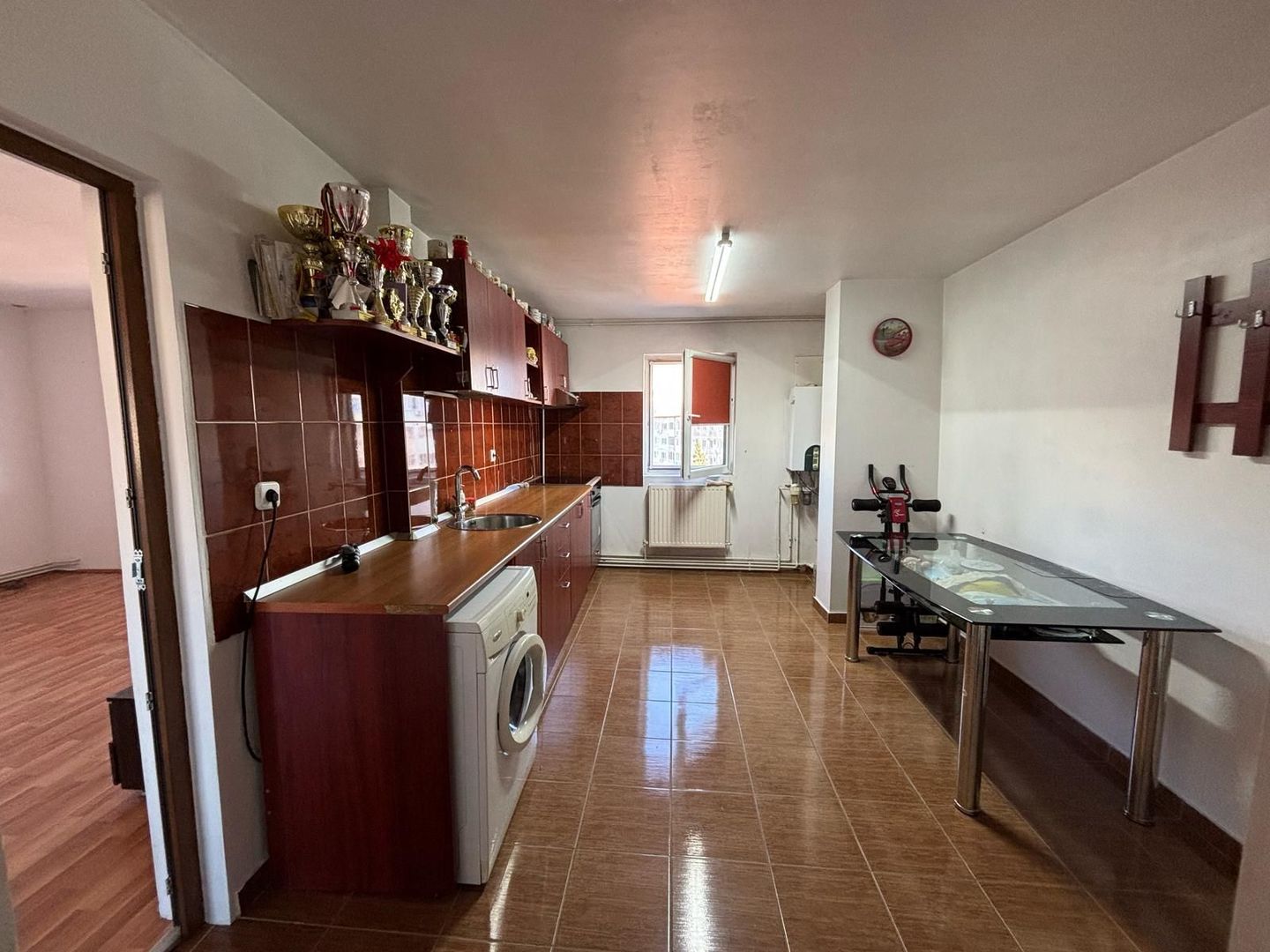 Sagului | 3 Camere | Decomandat | Garaj | Centrala Proprie. - Poză 3