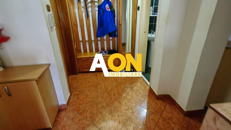 Apartament 3 Camere, Decomandat, Zona Cetate, Etaj 1 - Poză 11