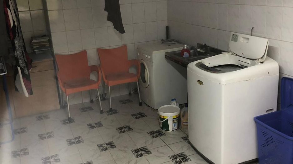 Vila Predeal 500 mp de renovat potential 6 apartamente 3 garaje - Poză 6