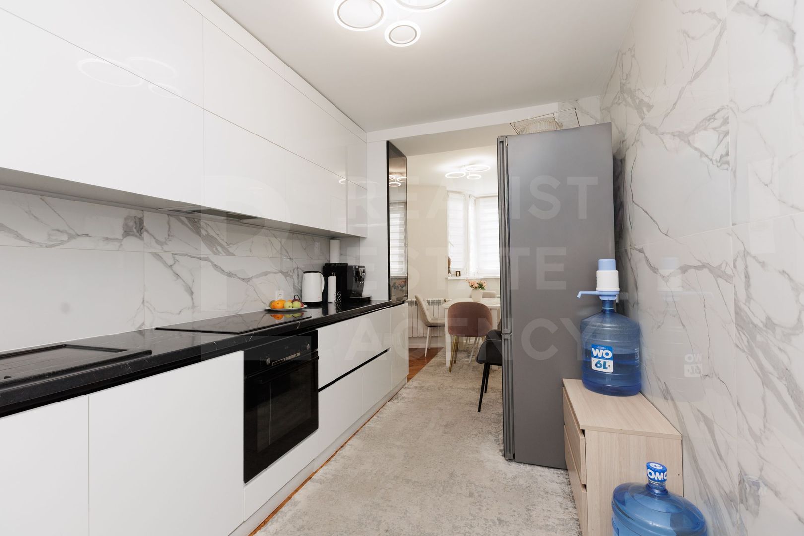 Apartament cu 4 camere spre vânzare, strada Romană, Centru - Poză 3