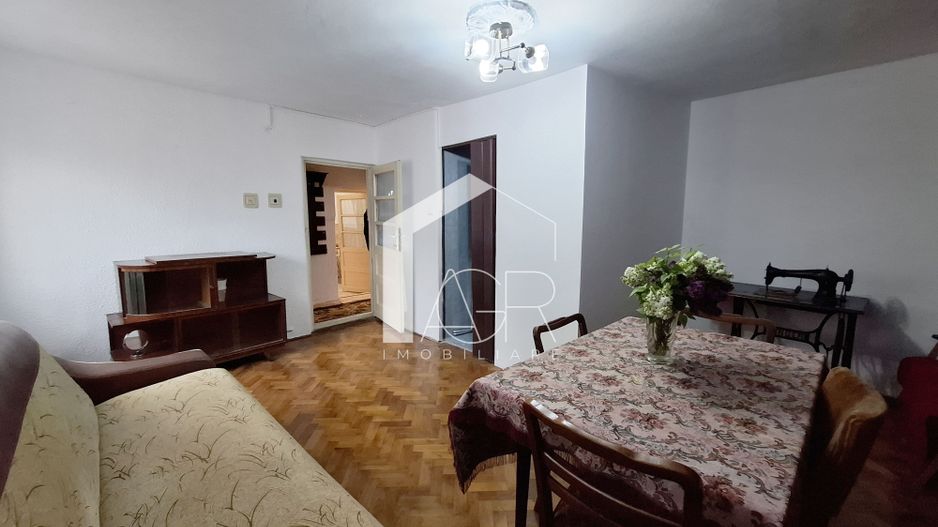 Casa cu 3 camere, zona Mihai Bravu - Poză 9