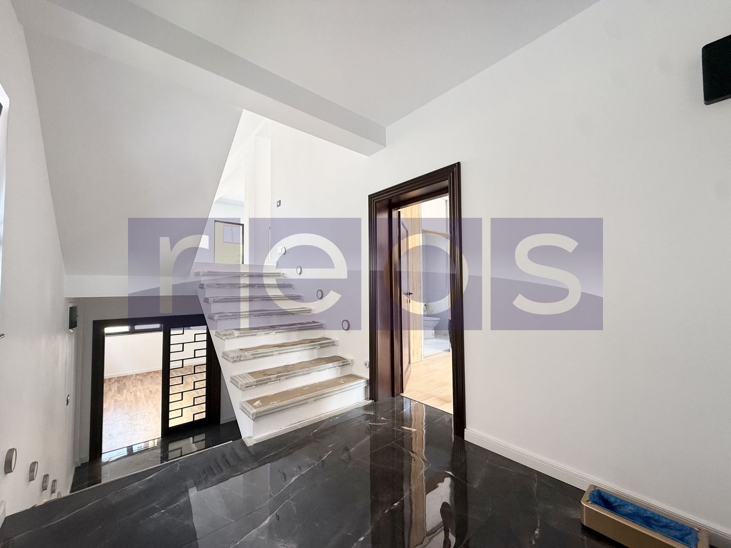 VÂNZARE VILĂ | ZONA OZANA | 5 CAMERE | ÎNCĂLZIRE ÎN PARDOSEALĂ - Poză 12