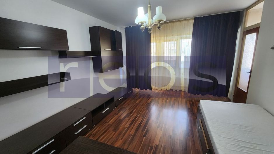 Garsoniera spatioasa | Teiul Doamnei - Poză 1