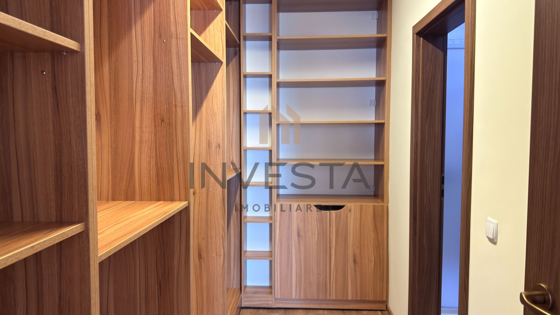 Apartament cu 3 camere, etaj intermediar, parcare, langa Iulius Mall - Poză 12