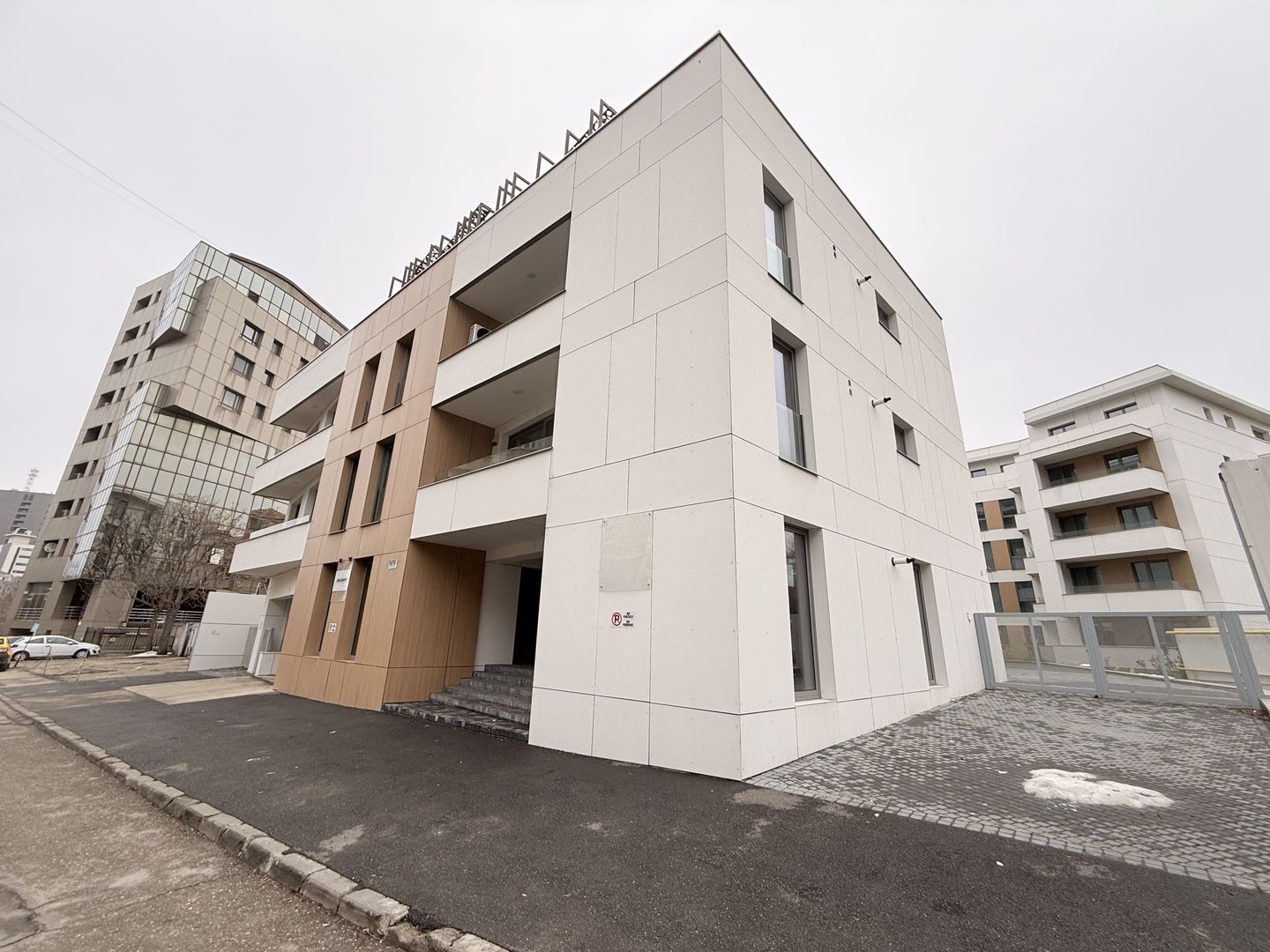 Tribunal Bulevardul Unirii 2 camere 147 mp 60 utili terasa 6 mp curte 81 mp 2025 - Poză 22