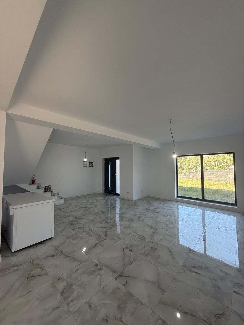 De vanzare – jumatate de duplex modern, parter + etaj | 150 mp utili | - Poză 5