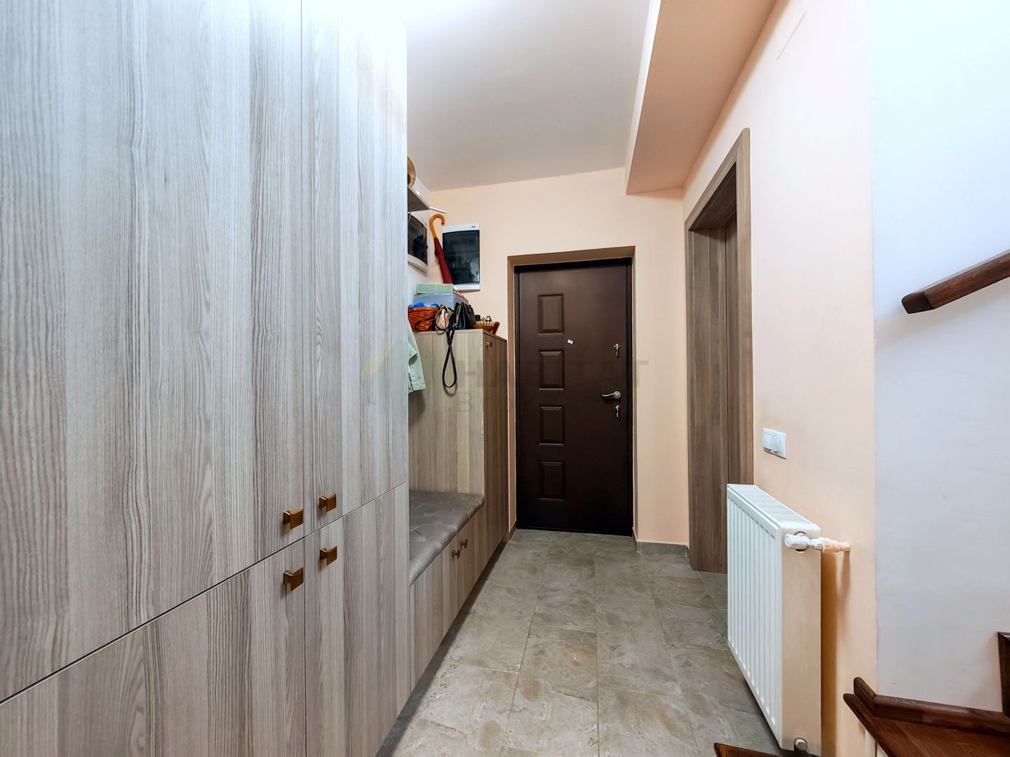 Prima inchiriere, vila cocheta, cu accente exotice - Poză 10