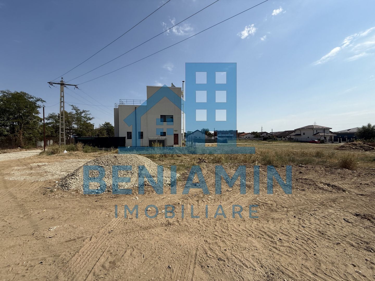 435mp-Damila-In spate la vama-Intravilan-Utilitati-Str Ficusului - Poză 2