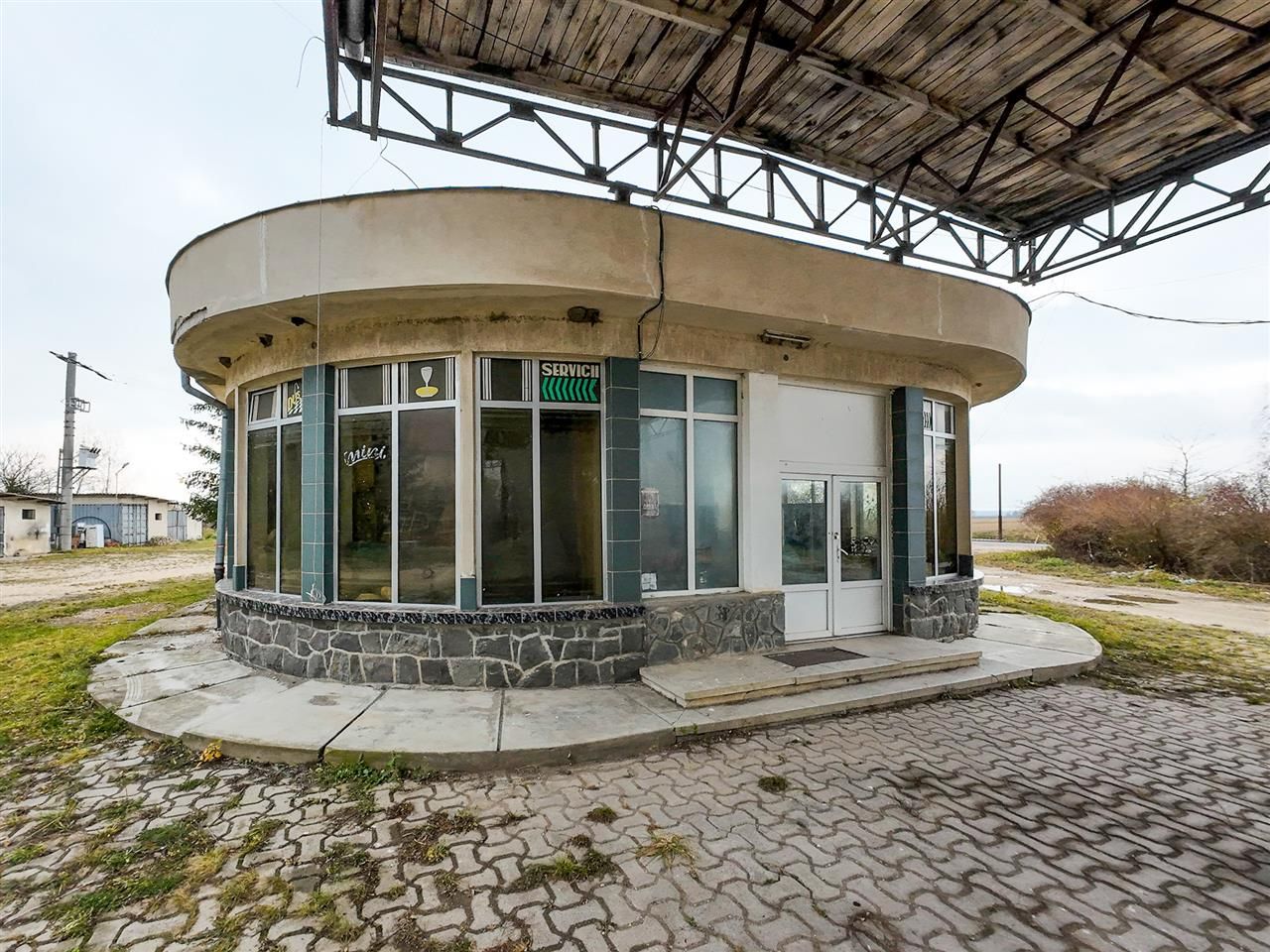 Potential Imobiliar remarcabil, recomandat domeniului Petrolier & HoReCa, DN11 - Poză 11