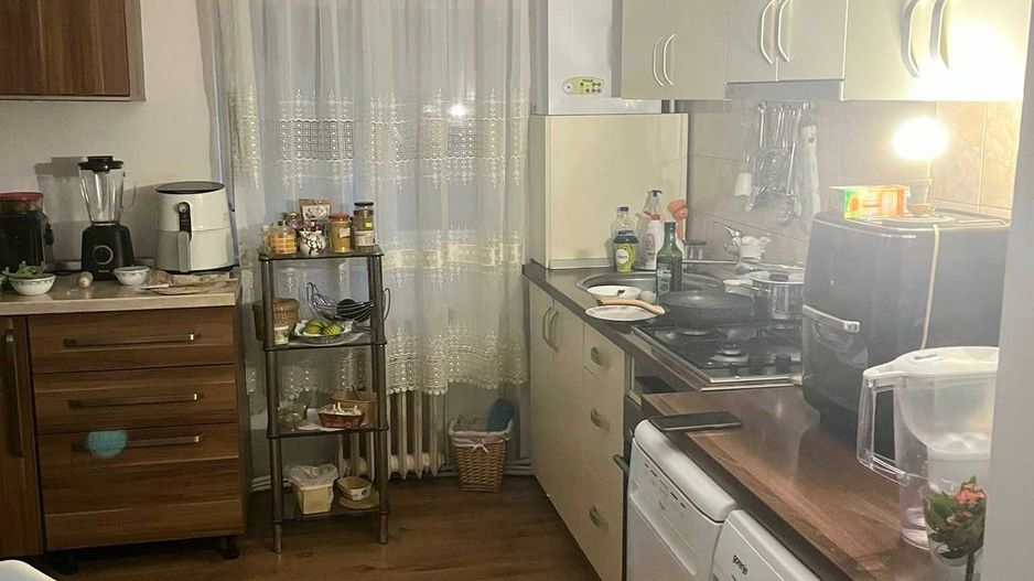 BRASADAS vinde ap 3 cam etaj 1/4 68mp zona CENTRALA. - Poză 1