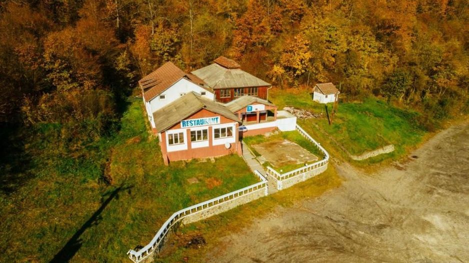 Pensiune 12 camere, vulcanizare, spălătorie pe DN7 - Poză 1