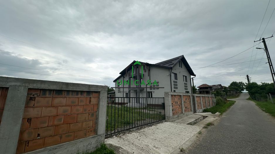 Casă de vânzare în Comuna Băbeni - Poză 3
