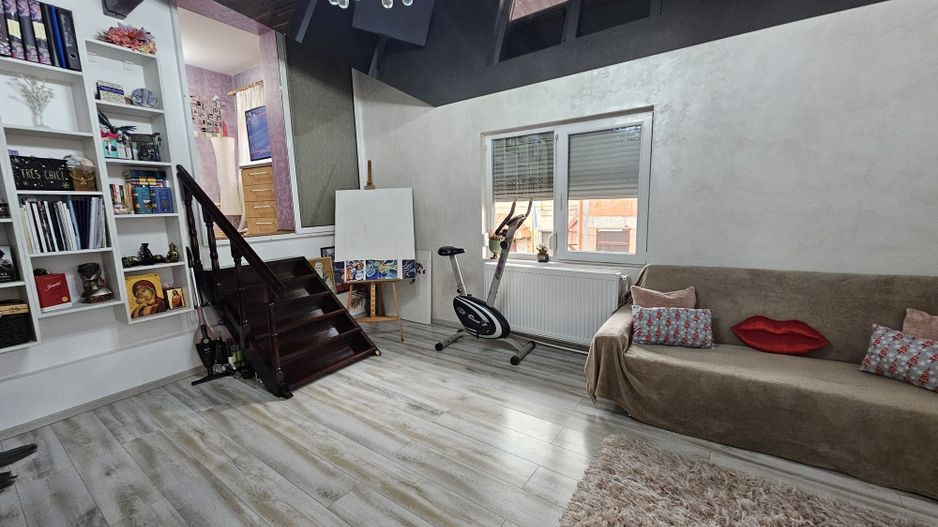 Casa renovata complet – zona Mall – - Poză 14