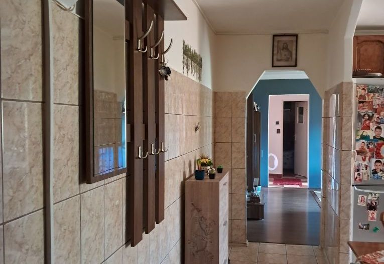 Vand apartament cu 3 camere in micro 16 Satu mare - Poză 1