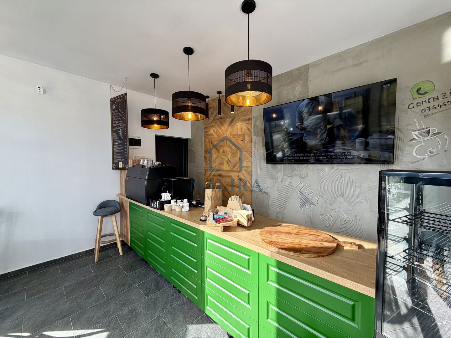 Proprietate unică de vânzare – piscină, restaurant, terasă - Poză 11