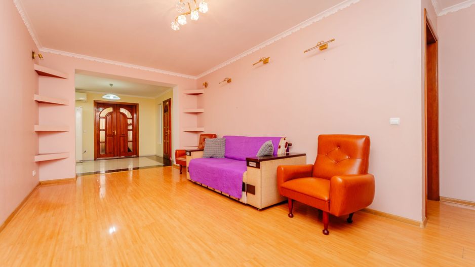 Spațiu comercial+apartament cu 3 camere Botanica Nicolae Zelinski 10/2 - Poză 9