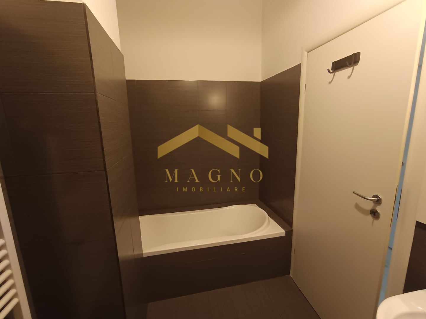 CASA SPATIOASA CU 4 CAMERE CARTIER GRADISTE - Poză 35