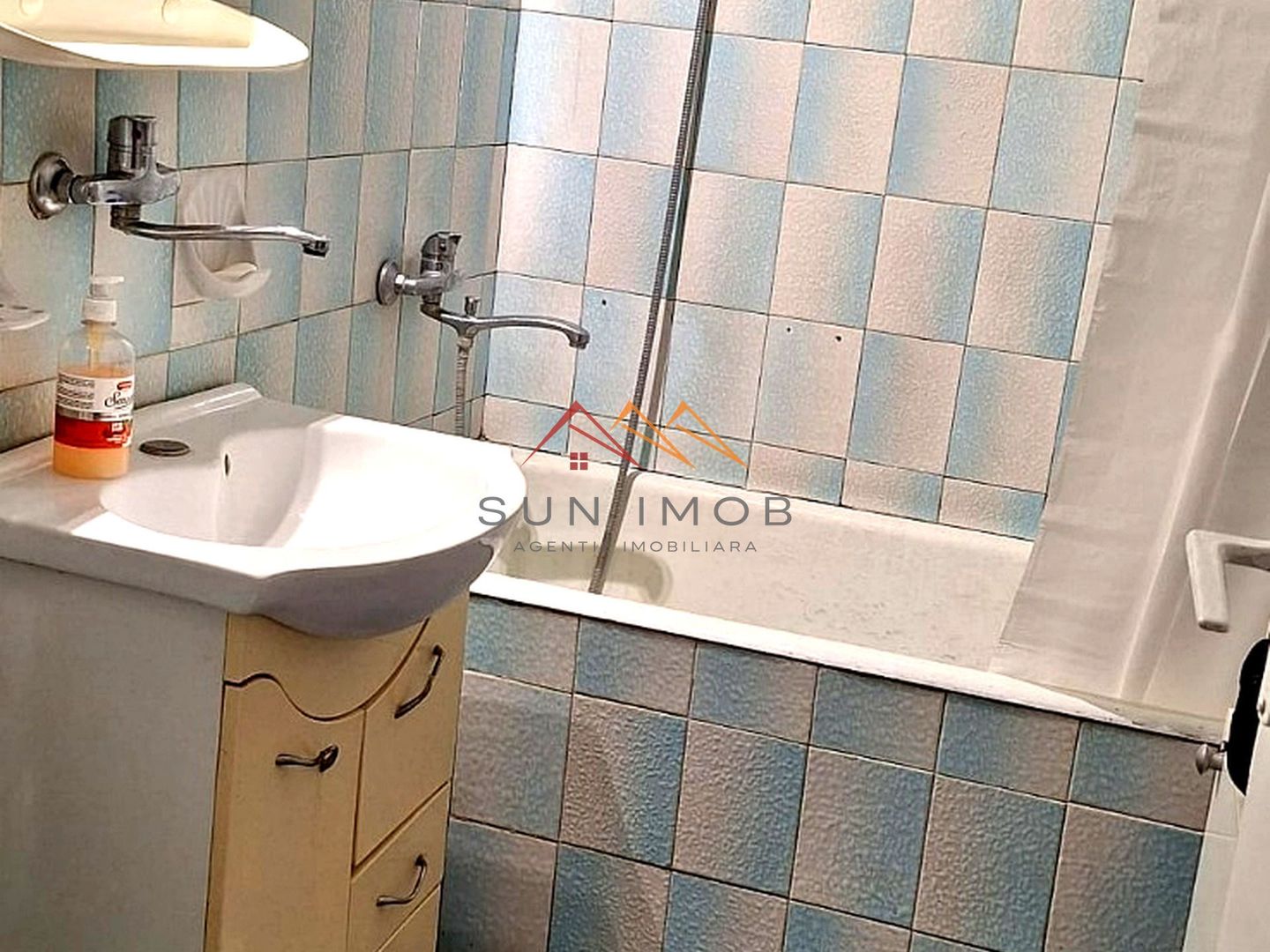 Apartament 3 camere - parter, Piața centrală - Câmpina - 69500 EURO - Poză 4