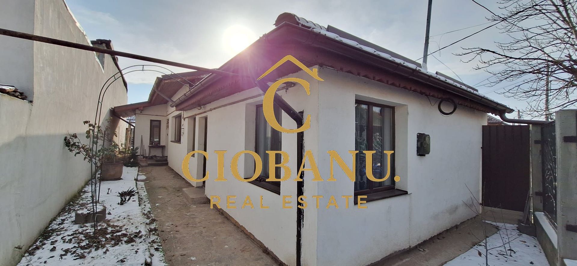 Casa de vanzare zona Campia Islaz - Poză 1