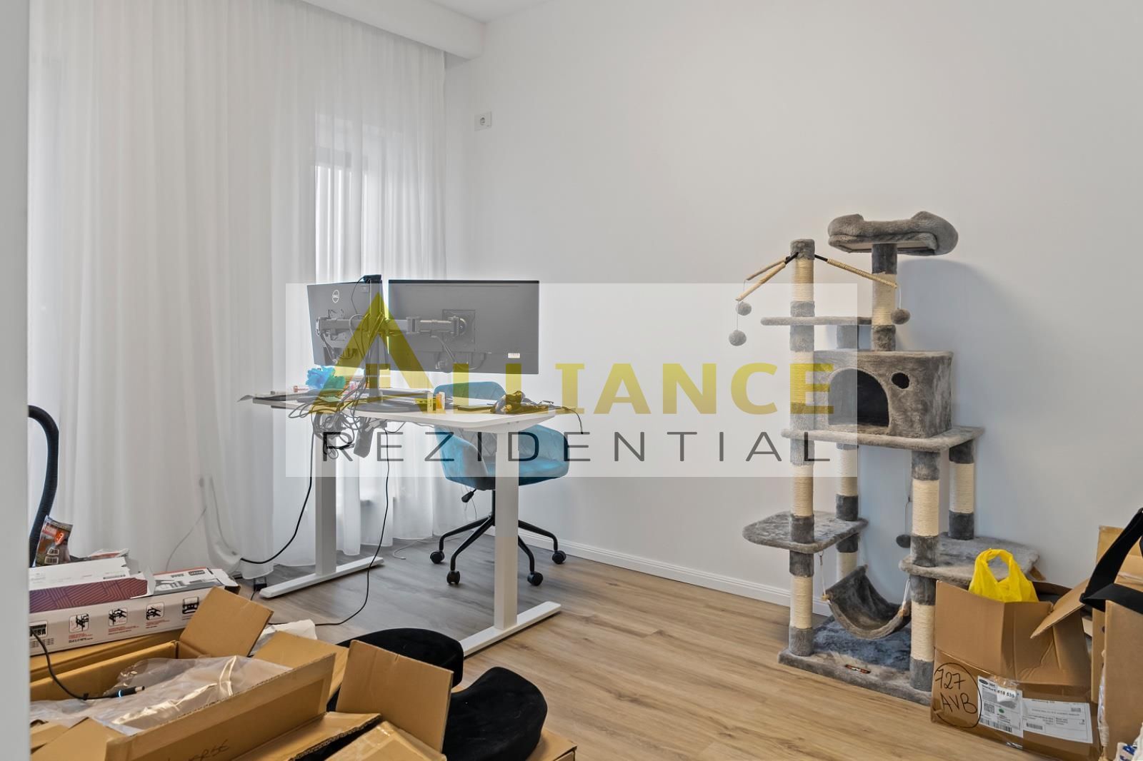 Casa individuala || P+1E+POD || 4 camere - 3 bai  || 300 mp teren || - Poză 12