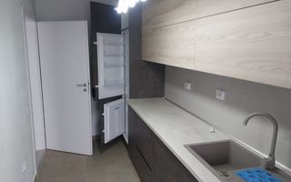 Garsoniera moderna - Mall Coresi - Poză 3