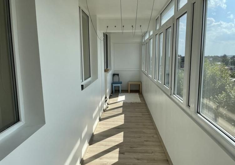 Inchiriere apartament  3 camere decomandat - Poză 11