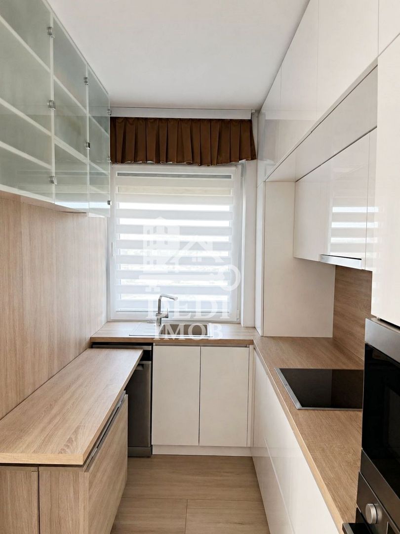Apartament central, 3 camere Prima Urbana Resident - Poză 3