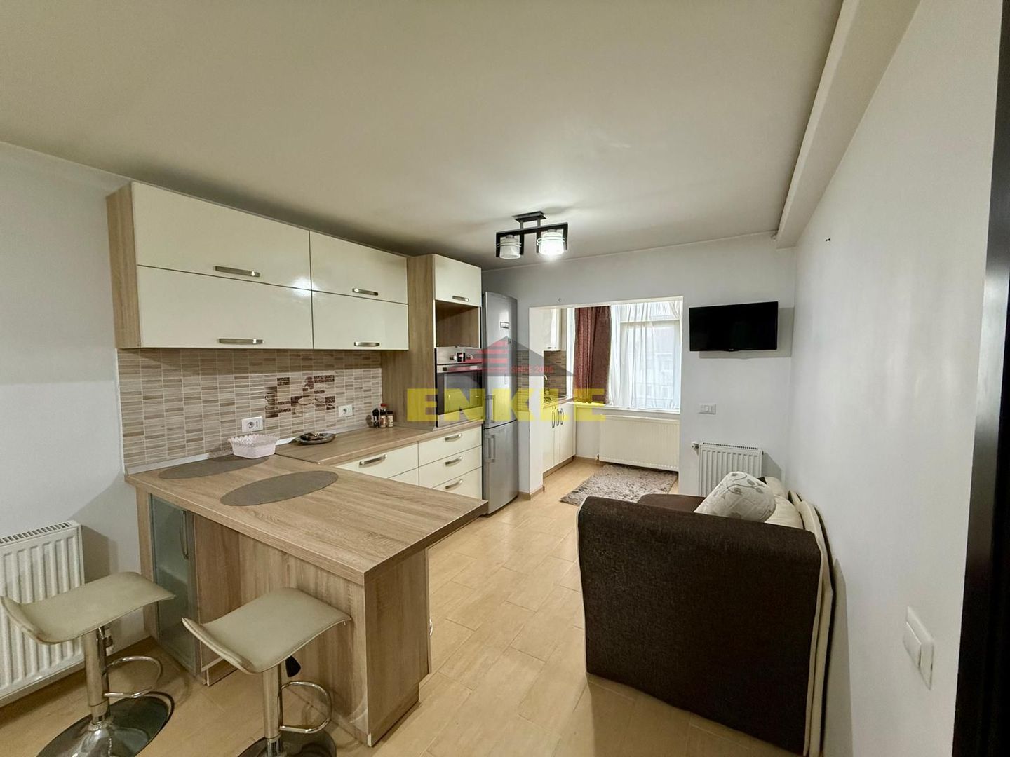 De închiriat apartament cu 2 camere decomandat, Str. Ion Pillat. - Poză 4