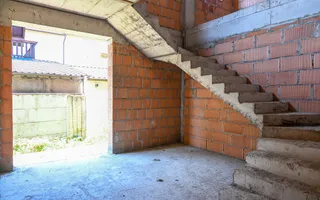 Casa la rosu de vanzare I Moderna I Zona Centrala - Ploiesti - Poză 11