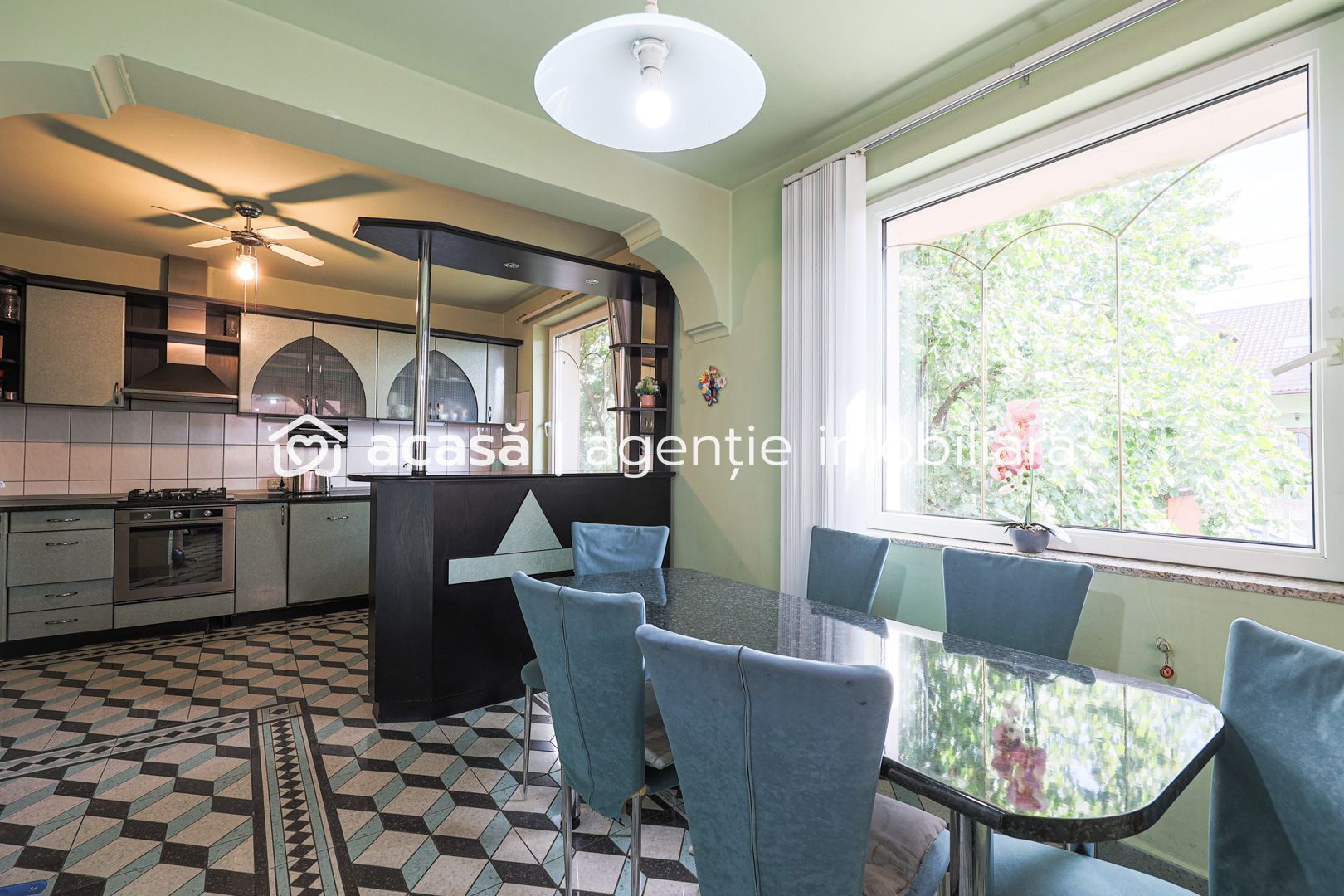 Vilă cu 6 camere în zona rezidențială - Poltura - Poză 4