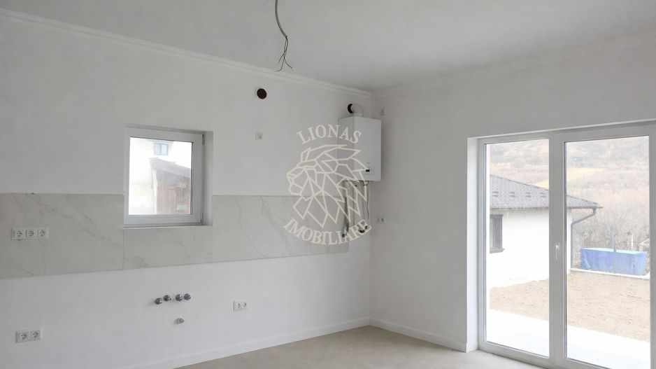 Casa Finisata 4 camere-teren 550 mp-curte amenajata-Valea Rusului - Poză 2