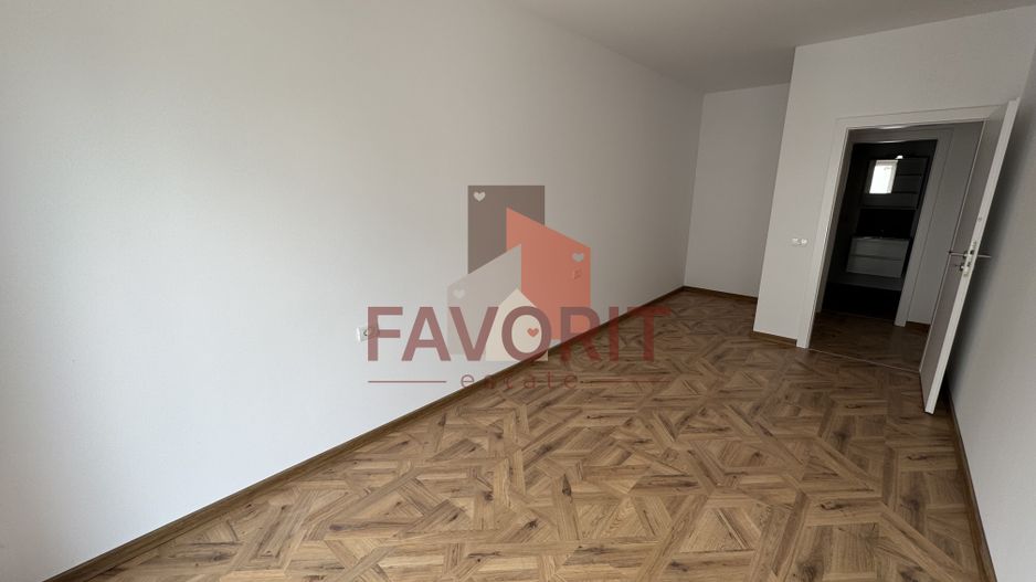 Etaj intermediar. Loc de parcare. Disponibil imediat - Poză 4