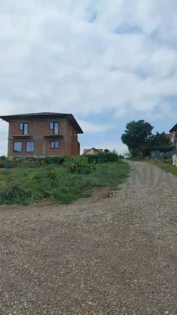 Teren Intravilan 489 mp, Zona Bucium + Autorizatie de Construire si Documentatie Completa - Poză 3
