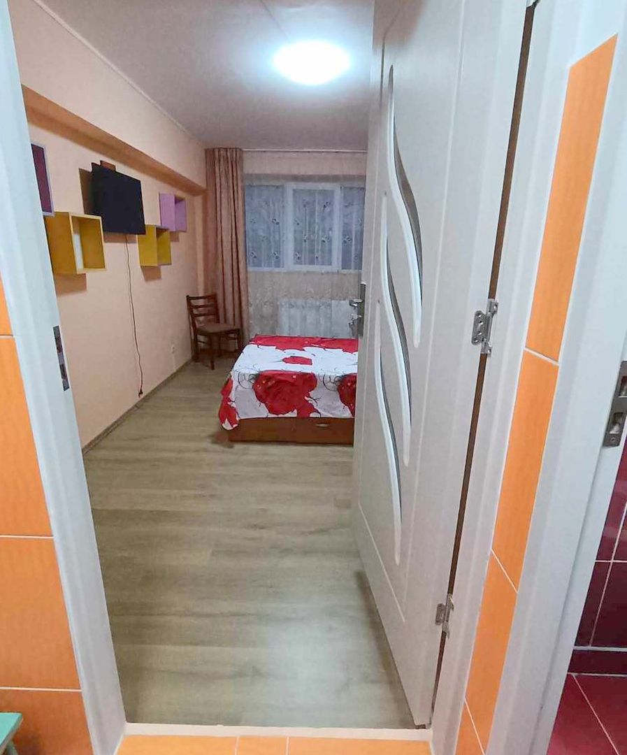 Garsoniera Viaduct, mobilata si utilata, centrala termica - Poză 3