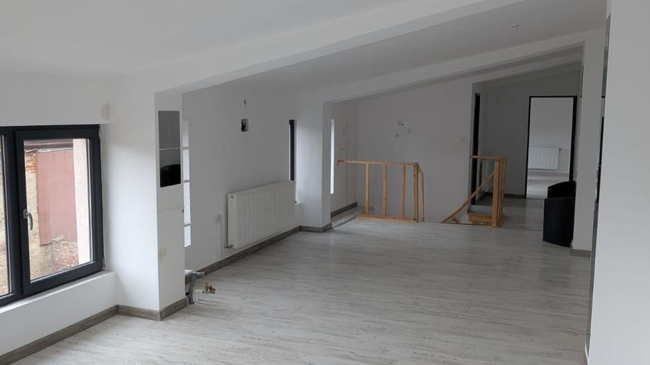 Casa Vila 6 camere || Piata Victoriei || Buzesti || Curte Libera 300Mp - Poză 27