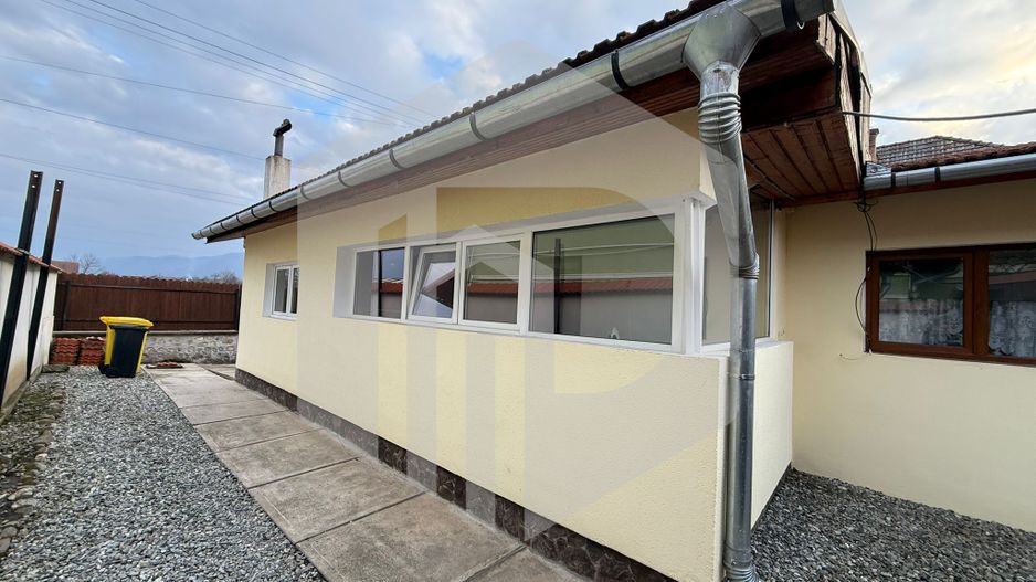 Casa individuala } Orlat | 250 mp Teren | Terasa inchisa - Poză 3