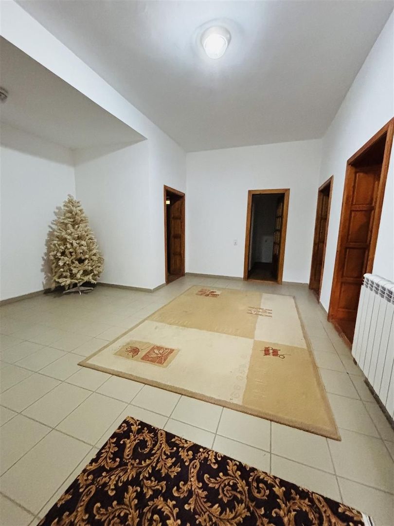 VILA CU 14 CAMERE SI 3405 MP TEREN IN SANMARTIN - Poză 14