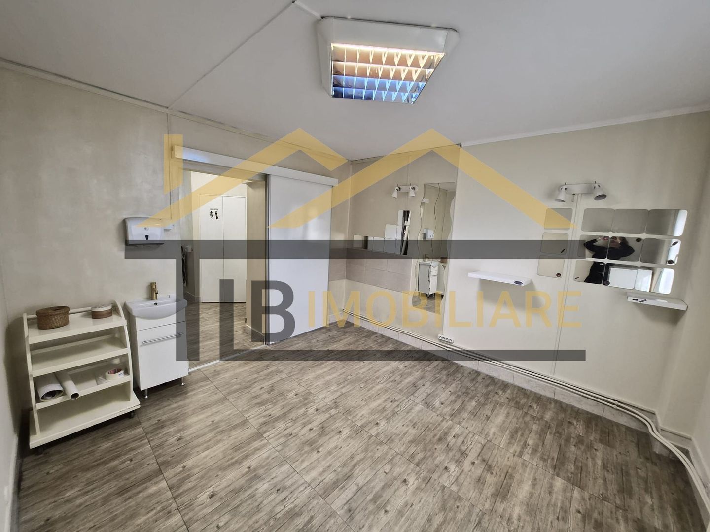 Spatiu de inchiriat, 30mp, cosmetica, Zona Pandurilor - Poză 3