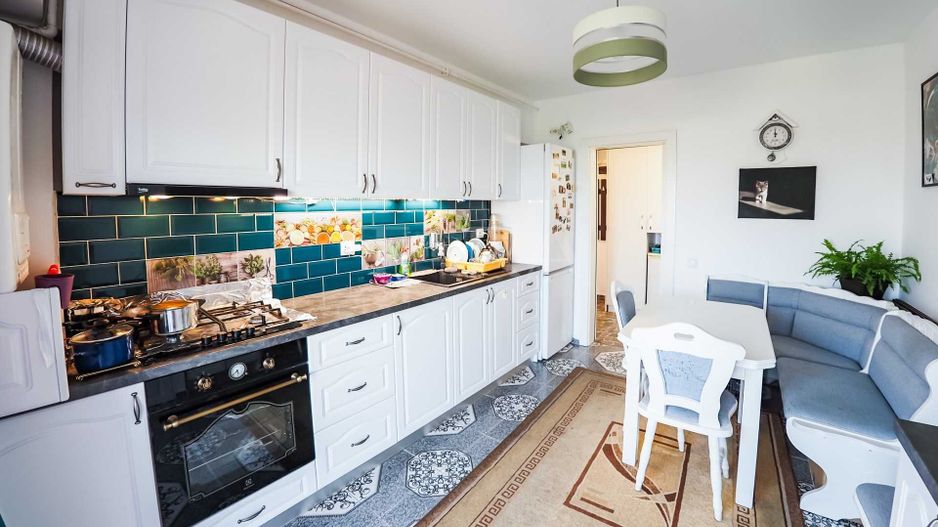 Apartament modern, etaj intermediar, cartier rezidențial nou. - Poză 1