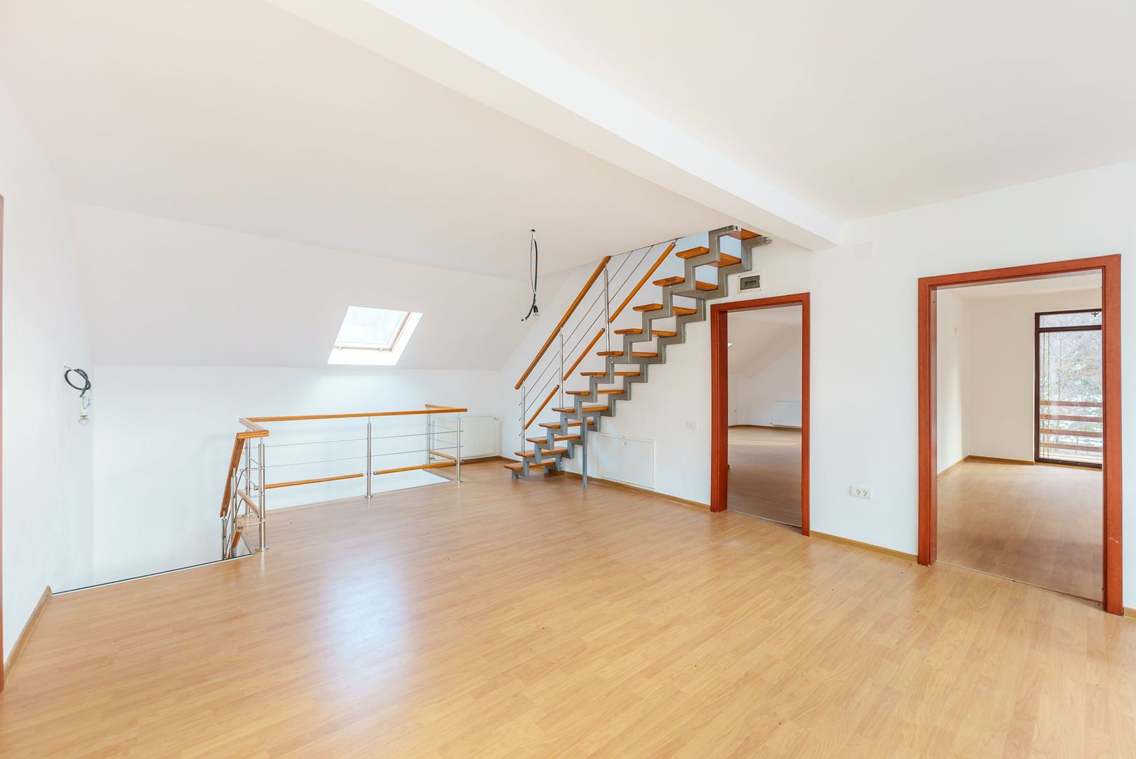 Vilă pentru investiții în Moneasa - Poză 3