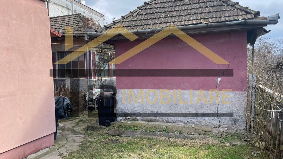 Casa cu 3 camere, 290mp, Zona Gheorghe Doja - Poză 1